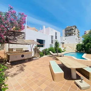 Robles En Playa Den Bossa Con Piscina Privada Сasa de vacaciones